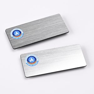 Vendita calda nome in bianco distintivo personalizzato in metallo dorato in alluminio sublimazione personale magnetico in metallo distintivo nome in metallo per uniforme scolastica - Product Image 1