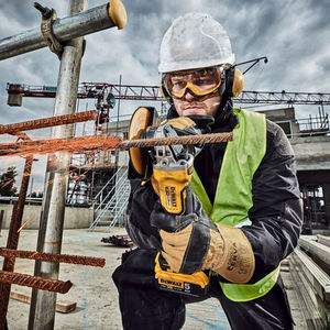 Amoladora Angular Inalámbrica DEWALT DCG405, Sin Escobillas, 20V Max XR Series, Interruptor Deslizante, Disco de Pulir, para Uso Industrial, Profesional y Bricolaje - Product Image 6