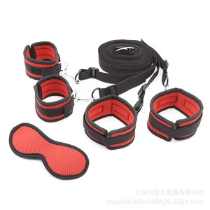Venta directa de fábrica de correas de bondage eróticas alternativas para cama, bondage femenino con ataduras para manos y pies y antifaz. - Product Image 1