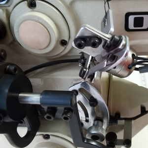 Machine à coudre industrielle OREN à grande vitesse, alimentation par aiguille, conception à cylindre, point noué, coupe-fil motorisé, haute performance RN-1507D - Product Image 3