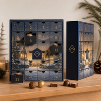 Caja de Adviento de Lujo con Cajón para Dulces de Chocolate, Rejilla y Ventanas Numeradas para una Atmósfera Festiva Cálida