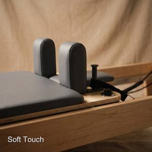 La facilidad de almacenamiento está garantizada con este reformador de <span class=keywords><strong>Pilates</strong></span> portátil y ligero con ruedas. - Product Image 5