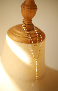 สร้อยคอจี้รูปทรงเรขาคณิตเล็กประดับมุกเทียม โซ่สแตนเลสชุบทอง ดีไซน์ทันสมัยสำหรับผู้หญิง - Product Image 5