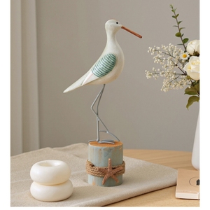Figurine de mouette en bois artisanale sur souche d'arbre, décoration nautique sur le thème de l'océan pour maisons modèles, hôtels et intérieurs côtiers - Product Image 6