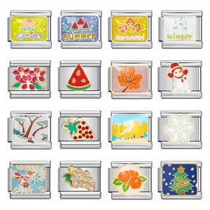 Abalorios Italianos de Cuatro Estaciones: Primavera, Verano, Otoño, Invierno, con Diseños de Frutas, Flores, Copos de Nieve y Árboles de Navidad, de 9mm, para Pulseras Nomination - Product Image 1