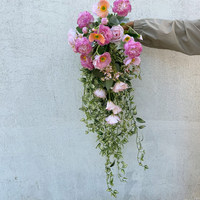 Gartenstil Realistischer Handgefertigter Frischer Natürlicher Weicher Wasserfester Seidenrosen-Brautstrauß für Hochzeit, Heiratsregistrierung und Fotos
