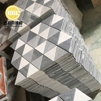 Mosaïque de marbre gris et blanc en forme de triangle pour les murs et les sols de salle de bain