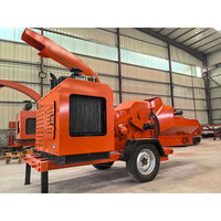Broyeur de bois industriel mobile diesel facile à utiliser avec alimentation hydraulique, déchiqueteuse de feuilles d'arbres à vendre