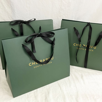 Sac cadeau en papier mat avec logo en feuille d'or personnalisé, ruban en satin, nœud, emballage de luxe pour parfums, vins, boutiques, sacs de shopping