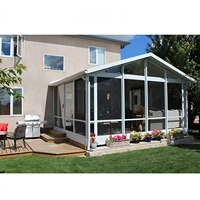 Nouvelle véranda design 4 saisons avec panneaux en verre trempé, toit arqué et structure autoportante pour terrasse, cour et maison