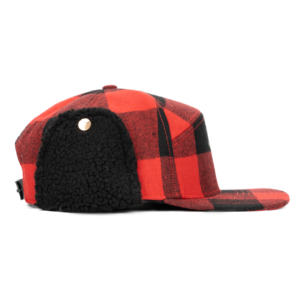 Gorra de Invierno TCA Personalizada con 6 Paneles, Parche de Goma, Orejeras de Poliéster, Color Rojo, Cierre a Presión - Product Image 4