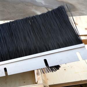 <span class=keywords><strong>Brosse</strong></span> <span class=keywords><strong>de</strong></span> seuil <span class=keywords><strong>de</strong></span> <span class=keywords><strong>porte</strong></span> <span class=keywords><strong>de</strong></span> <span class=keywords><strong>garage</strong></span> sectionnelle personnalisable, <span class=keywords><strong>brosse</strong></span> <span class=keywords><strong>de</strong></span> seuil <span class=keywords><strong>de</strong></span> <span class=keywords><strong>porte</strong></span> coulissante en aluminium, bande d'étanchéité contre les intempéries - Product Image 6