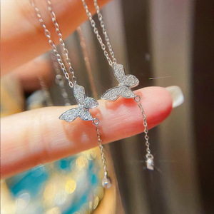 Elegante collana con ciondolo per donna, catena alla clavicola alla moda, gioielli da indossare tutti i giorni - Product Image 4