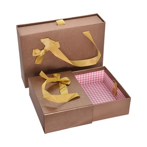 Big Paper Cardboard Gift Box Packaging With Handle