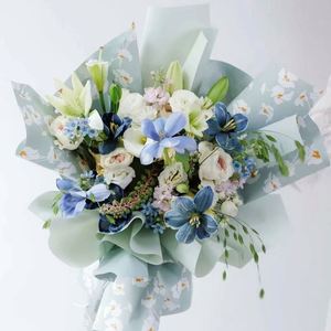 Papel de Embalaje Floral Impermeable de PE Mate con Diseño de Flor de Iris, 56x56cm, para Floristería, Día de San Valentín, Día de la Madre - Product Image 3