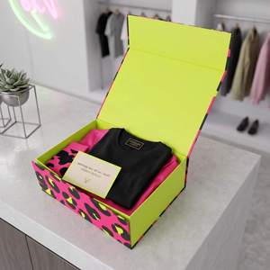 Caja de regalo magnética plegable personalizada hecha de cartón rígido, caja de embalaje de lujo para ropa, solución de embalaje para prendas de vestir. - Product Image 3