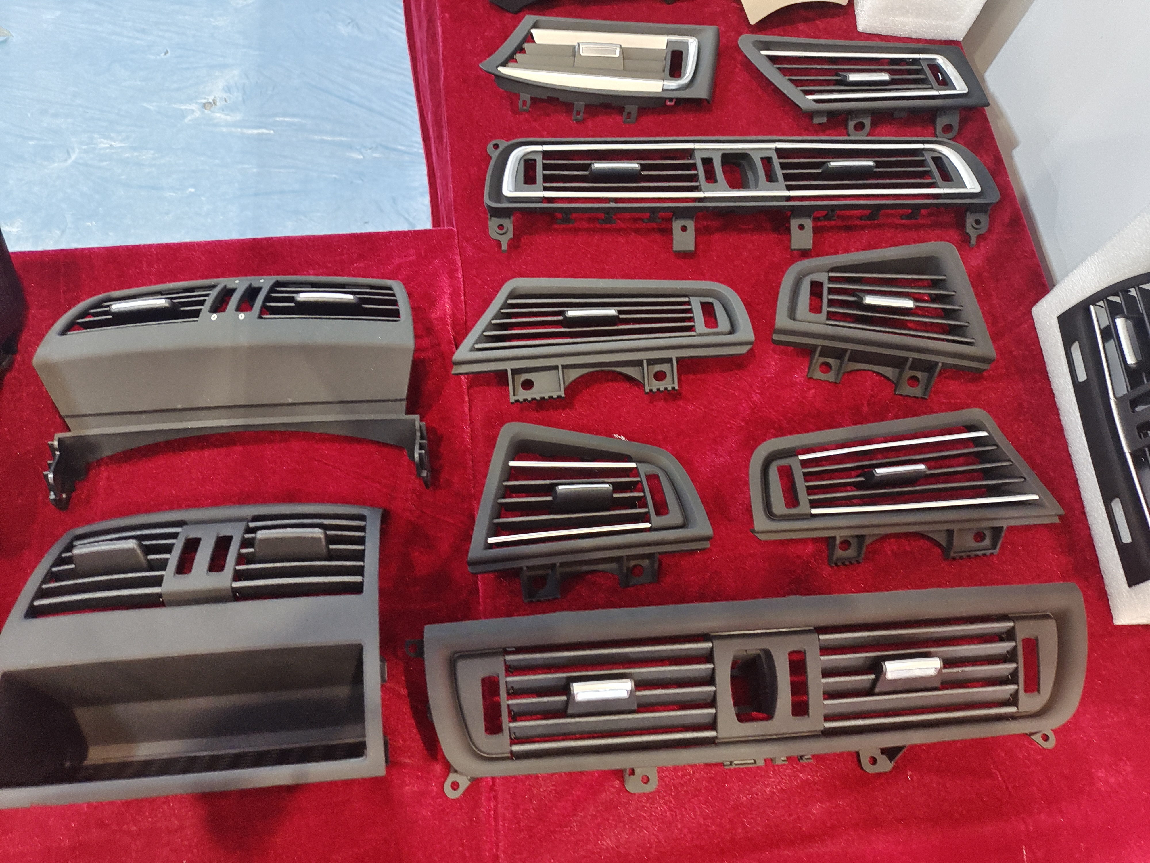 milimili BMW Windshield Cowl / Rain Tray 51717427845