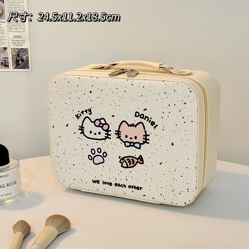 เคสเครื่องสำอางลูกแมวน่ารัก พร้อมกระจก