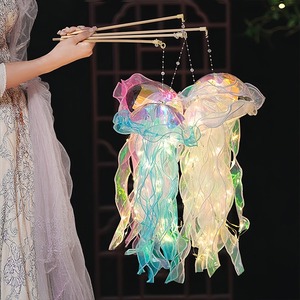 Qudoo Party finiva la lanterna di medusa portatile ha portato una lampada luminosa creativa sognante sul retro del mercato notturno della scuola colorato per bambini - Product Image 3