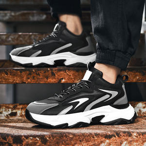 Chaussures de sport lumineuses d'hiver respirantes anti-odeur, chaussures de course décontractées avec empeigne en PU et semelles intérieures chaudes rehaussantes - Product Image 3