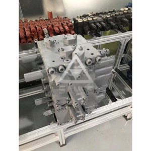 Genuino EC290 <span class=keywords><strong>MCV</strong></span> 14577121 para excavadora EC290BLC UX32 Válvula de control principal hidráulica VOE14577121 - Product Image 2