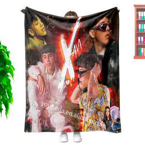 Couverture de voyage en polaire recyclée en polyester, design personnalisé, populaire, chanteur mexicain XAVI La Diabla - Product Image 5