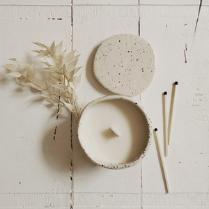 Recipientes Decorativos Personalizados al por Mayor para Velas, Estilo Nórdico Blanco de Lujo, Jarra Grande de Cerámica para Velas con Tapa - Product Image 3