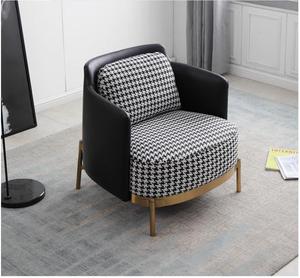 Poltrona moderna di lusso con struttura in oro, sedia italiana imbottita per il tempo libero, in pelle, poltrona nordica rivestita in tessuto - Product Image 6