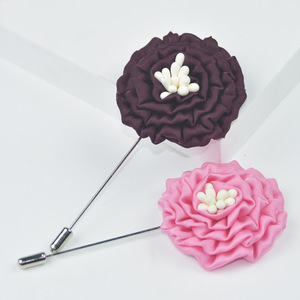 Broche de solapa de satén de moda con flor de volantes multicapa y <span class=keywords><strong>estambre</strong></span> blanco, estilo romántico y fresco, para traje de caballero, para boda - Product Image 3