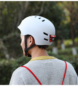 Casco <span class=keywords><strong>de</strong></span> patinete eléctrico para hombre y mujer, cascos <span class=keywords><strong>de</strong></span> <span class=keywords><strong>bicicleta</strong></span> <span class=keywords><strong>de</strong></span> carretera con luz Led intermitente delantera y trasera recargable por USB, gran oferta - Product Image 3
