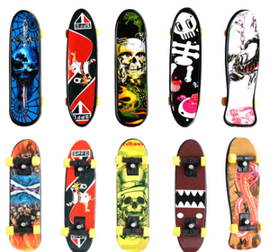 Vente en gros bon marché de mini planches de skateboard à doigts en plastique planche à roulettes de décoration de table jouet pour enfants ensemble populaire - Product Image 2