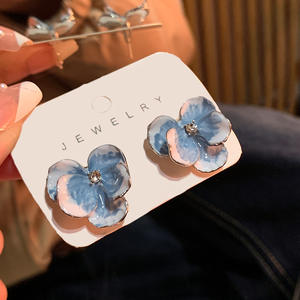 Colgante botánico de estilo de pintura al óleo de moda, diseño delicado versátil, joyería de oreja de Metal para mujer, accesorios de vacaciones en la playa - Product Image 6