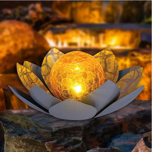 Moderno al aire libre LED flor de loto <span class=keywords><strong>luz</strong></span> <span class=keywords><strong>solar</strong></span> impermeable de metal y vidrio linterna de jardín con patrón de planta formato eléctrico - Product Image 3