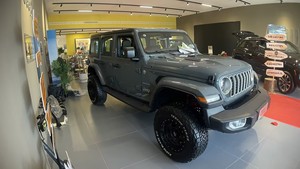 <span class=keywords><strong>Jeep</strong></span> Wrangler Usata 2025 <span class=keywords><strong>Grigia</strong></span> SUV Turbo Pelle R20 Nera Guida a Sinistra Fornitore Professionale di Qualità Spedizione all'Ingrosso - Product Image 2
