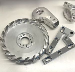 Pièces usinées CNC de précision en aluminium et acier inoxydable AS9100/ISO9001 pour turbines de machines aéronautiques - Product Image 2