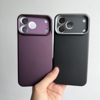 Étui magnétique ultra fin à motif carbone pour iPhone 18 Pro Max avec cadre de caméra en métal surélevé, coque anti-rayures ajustée
