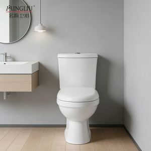 WC a due pezzi in ceramica bianca stile moderno per hotel, con scarico a parete e doppio flusso, prodotto a Chaozhou - Product Image 1