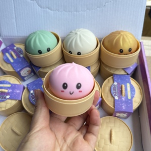 ของเล่นบีบตุ๊กตาหมอนอิงหลากสี TPR ขนาด 5.3 ซม. ของเล่นบีบตุ๊กตาหมอนอิงแบบสุ่ม ของเล่นบีบตุ๊กตาหมอนอิงแบบกลิตเตอร์ - Product Image 6