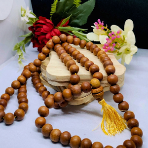 Cuentas de Mala Tibetanas Hechas a Mano de Madera Pura, Color Marrón Dorado Oscuro Natural, Redondas, Marca Riddhi Siddhi, de Rajasthan - Product Image 1