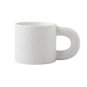 Mug en céramique au design minimaliste solide, cadeau de fin d'année pour les élèves de maternelle et d'école primaire - Product Image 1