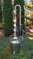 Système de distillation compact en cuivre pour la fabrication de moonshine et de gin à usage domestique
