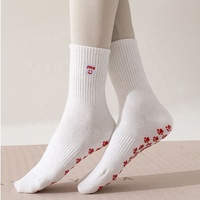 Chaussettes de yoga antidérapantes professionnelles pour femmes, chaussettes de Pilates à motif de patte mignonnes, chaussettes côtelées douces pour le barre, le studio et le fitness