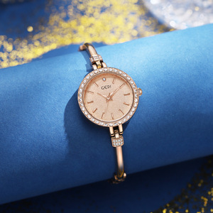 Reloj de pulsera de cuarzo con cristales plateados para mujer, reloj de pulsera elegante de lujo para mujer, para uso diario y fiestas - Product Image 3
