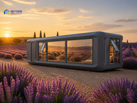 Capsule spatiale en aluminium imperméable avec grande fenêtre en verre et structure en acier robuste pour les vacances de glamping