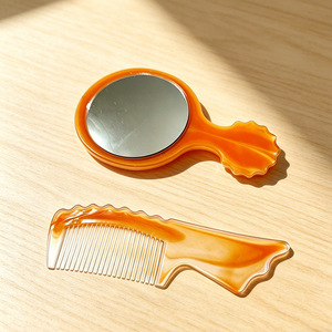 Mini <b>Mirror</b> And Hair Comb Set Round <b>Plastic</b> Portable Makeup <b>Mirror</b> For Home Use - Product Image 2