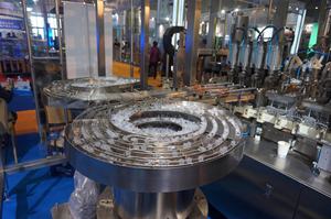 全自動静脈内溶液生産プラントIV流体充填洗浄シーリングパッキングマシンIV注入バッグライン - Product Image 3