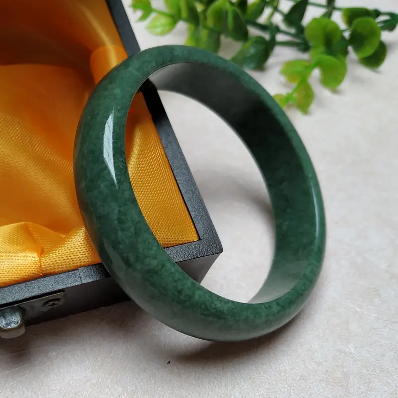 Китайский натуральный темно-зеленый резной широкий нефритовый браслет ручной работы модный бутик ювелирные изделия мужской и женский браслет из Гуйчжоу нефрита подарок