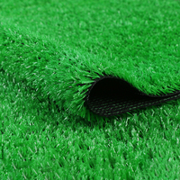 En vente doux pelouse plante gazon synthétique couleur verte gazon artificiel pour décoration de zone scénique