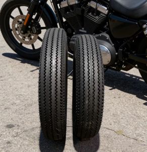 Neumático de Motocicleta Estilo Vintage con Diseño de Dientes de Sierra 4.00-17 4.50-17 6PR 8PR Sin Cámara para Motocicletas Clásicas de 150cc-250cc - Product Image 1