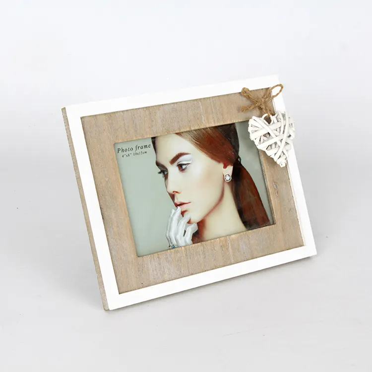Hotsale Love 4x6'' Eco-friendly Natural Wood Provence Romantic Photo Frame Chic Love heart shaped pendant Stand Picture Frame